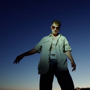 Dengarkan lagu Casey (Explicit) nyanyian Ori Rose dengan lirik