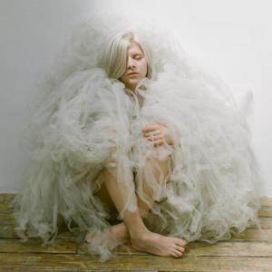 ดาวน์โหลดและฟังเพลง Murder Song (5, 4, 3, 2, 1) (Acoustic) พร้อมเนื้อเพลงจาก AURORA