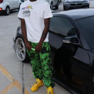 ดาวน์โหลดและฟังเพลง HOME (feat. Chavo) (Explicit) พร้อมเนื้อเพลงจาก Mar Mar