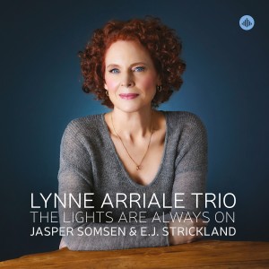 Lynne Arriale Trio的專輯The Lights Are Always On