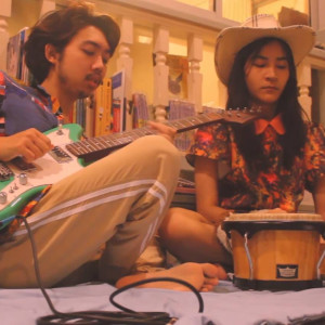 Listen to ผู้ถูกเลือกให้ผิดหวัง (ดอกไม้ฤดูหนาว) [Bedroom Version] song with lyrics from เรนิษรา