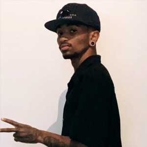 收聽Mc Fabinho da Osk的Minha Ex Ta de Assuntinho歌詞歌曲