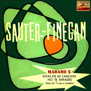 收聽Sauter-Finegan Orchestra的I'm A Camera歌詞歌曲