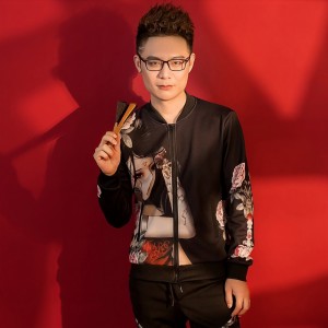 Listen to 恋江湖 (完整版) song with lyrics from 李敏轩