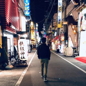 收听Fajar Kurnia的Mengagumi Tanpa Di Cintai (Explicit)歌词歌曲