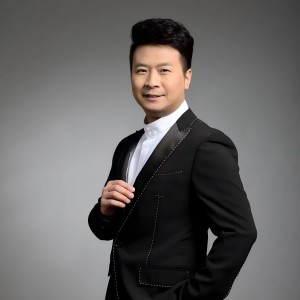 Listen to 丝绸路上策马欢 (完整版) song with lyrics from 张映龙
