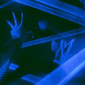 ดาวน์โหลดและฟังเพลง Fly พร้อมเนื้อเพลงจาก Lulannie