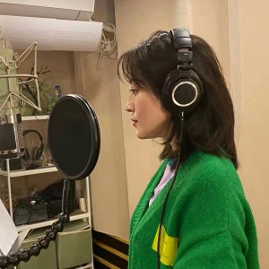 Listen to 星光灿烂(赵世欣 肇锐词 蒋舟曲 张燕 魏嘉言 王婧 贾晨松唱) (完整版) song with lyrics from 赵世欣词乐坊