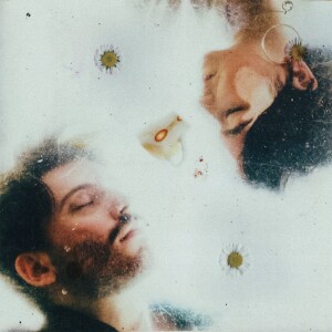 Listen to Ütött kopott song with lyrics from Indigo