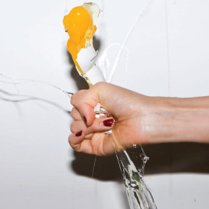 ดาวน์โหลดและฟังเพลง Heads Will Roll พร้อมเนื้อเพลงจาก Yeah Yeah Yeahs