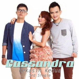 ดาวน์โหลดและฟังเพลง Kekasih Kedua พร้อมเนื้อเพลงจาก Cassandra