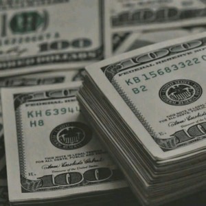 ดาวน์โหลดและฟังเพลง Dinheiro (Explicit) พร้อมเนื้อเพลงจาก Benkss og