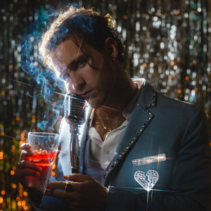 收聽Aaron Taos的LongStoryShort歌詞歌曲