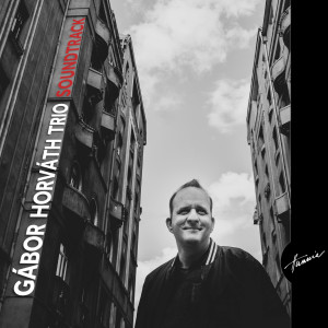 收聽Gábor Horváth Trio的Fields of B歌詞歌曲