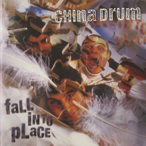 Dengarkan lagu Fall into Place nyanyian China Drum dengan lirik