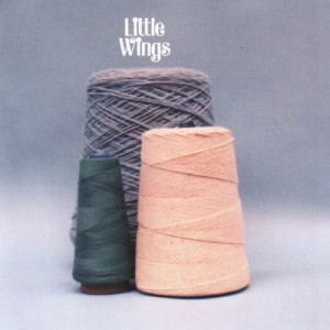 ดาวน์โหลดและฟังเพลง Baby Bee พร้อมเนื้อเพลงจาก Little Wings