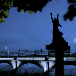 default playlist img