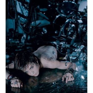 收聽hyde的Lucy in the Sky with Diamonds歌詞歌曲