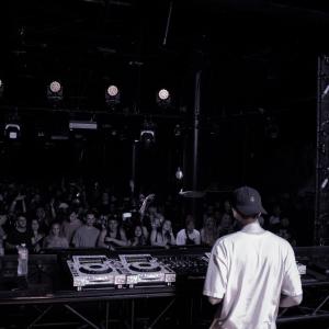 ดาวน์โหลดและฟังเพลง PAIN GLOSS พร้อมเนื้อเพลงจาก RANE