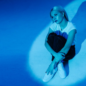 Listen to angel song with lyrics from Kennedi