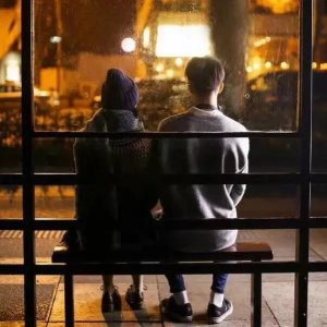 ดาวน์โหลดและฟังเพลง 在夜深人静的时候 (抖音) พร้อมเนื้อเพลงจาก 盼夏