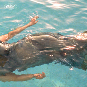 ดาวน์โหลดและฟังเพลง Juokse Beibi Juokse พร้อมเนื้อเพลงจาก Anna Puu