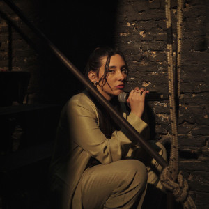 ดาวน์โหลดและฟังเพลง Katana พร้อมเนื้อเพลงจาก Eve Calletti