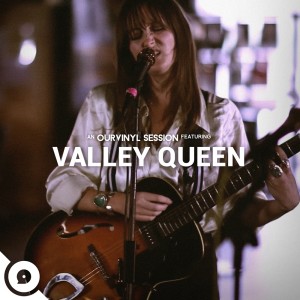 收聽Valley Queen的In My Place (OurVinyl Sessions)歌詞歌曲