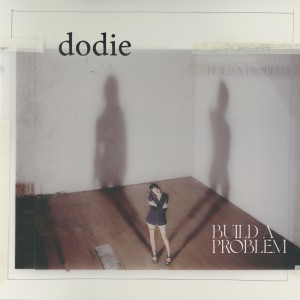 ดาวน์โหลดและฟังเพลง Rainbow พร้อมเนื้อเพลงจาก Dodie