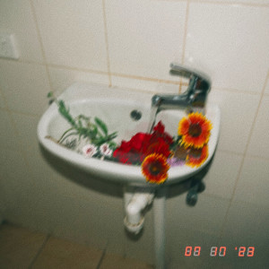 Listen to 허우적 (feat. 123, Holynn) song with lyrics from 히로