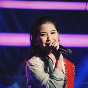 ตุ๊กตา จมาพร