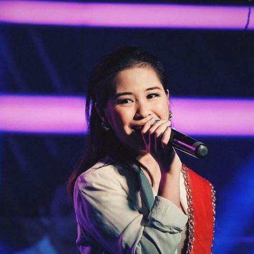 ตุ๊กตา จมาพร