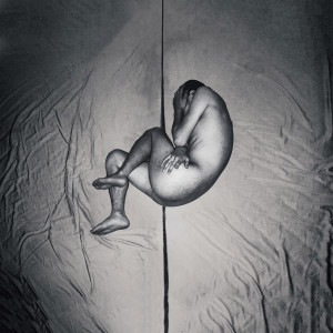 ดาวน์โหลดและฟังเพลง 总是在地板里的梦 พร้อมเนื้อเพลงจาก 贰伍吸烟所