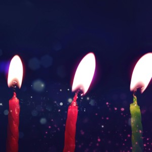 Dengarkan lagu Ulang Tahun nyanyian Frizz dengan lirik