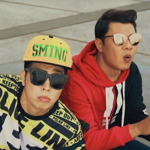 Dengarkan ไอ Rov ยู lagu dari CP Sming dengan lirik