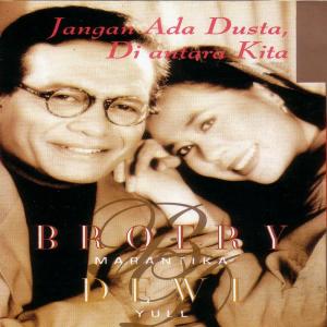 Listen to Jangan Ada Dusta Diantara Kita song with lyrics from Broery Marantika