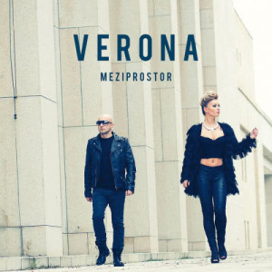 ดาวน์โหลดและฟังเพลง Nobody Cares พร้อมเนื้อเพลงจาก Verona