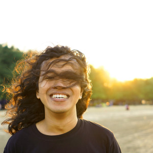 Listen to Bulan song with lyrics from Januar Prabowo