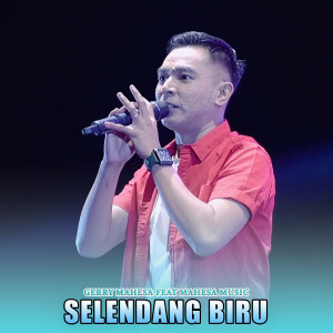 Selendang Biru dari Gerry Mahesa