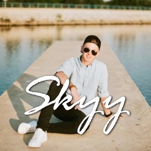 Listen to Dziewczyny dzisiaj są inne (Radio Edit) song with lyrics from Skyy
