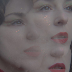 收聽Tuğçe Şenoğul的Bu Gece歌詞歌曲