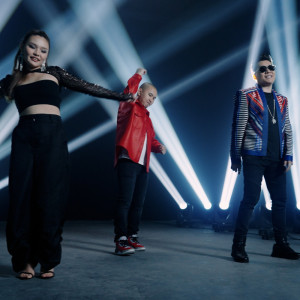Listen to Uur Bai song with lyrics from BOLD