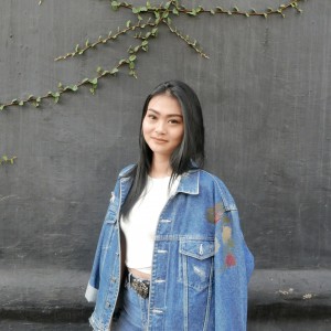 Dengarkan Your Body Is Wonderland 6 lagu dari Lita Fransiska dengan lirik