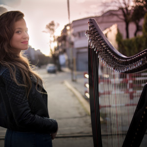 ดาวน์โหลดและฟังเพลง Arbol พร้อมเนื้อเพลงจาก Sonia Alvarez