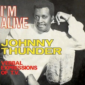 ดาวน์โหลดและฟังเพลง I'm Alive พร้อมเนื้อเพลงจาก Johnny Thunders