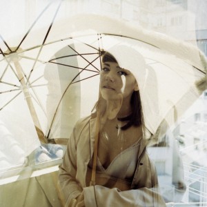 收听Ayelle的Lucky歌词歌曲