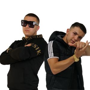 Listen to Rólad szól song with lyrics from BOTTKA