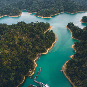 Dengarkan lagu Water Reflection nyanyian Academia de Relaxamento e Meditação dengan lirik