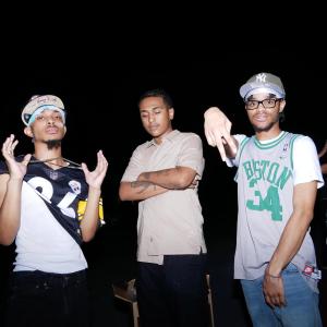 ดาวน์โหลดและฟังเพลง Shine (feat. Mooo) (Remix|Explicit) พร้อมเนื้อเพลงจาก 1967Nich