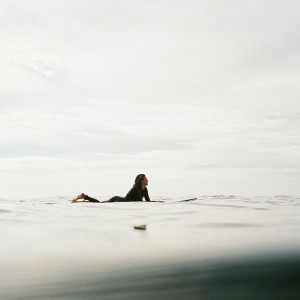 Listen to Catching Waves song with lyrics from DJ Melø